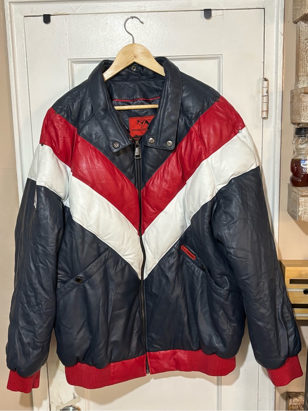 ORIGINAL GOOSE COUNTRY LEATHER BOMBER JACKET WITH OUT FOX FUR COLLAR. MENS